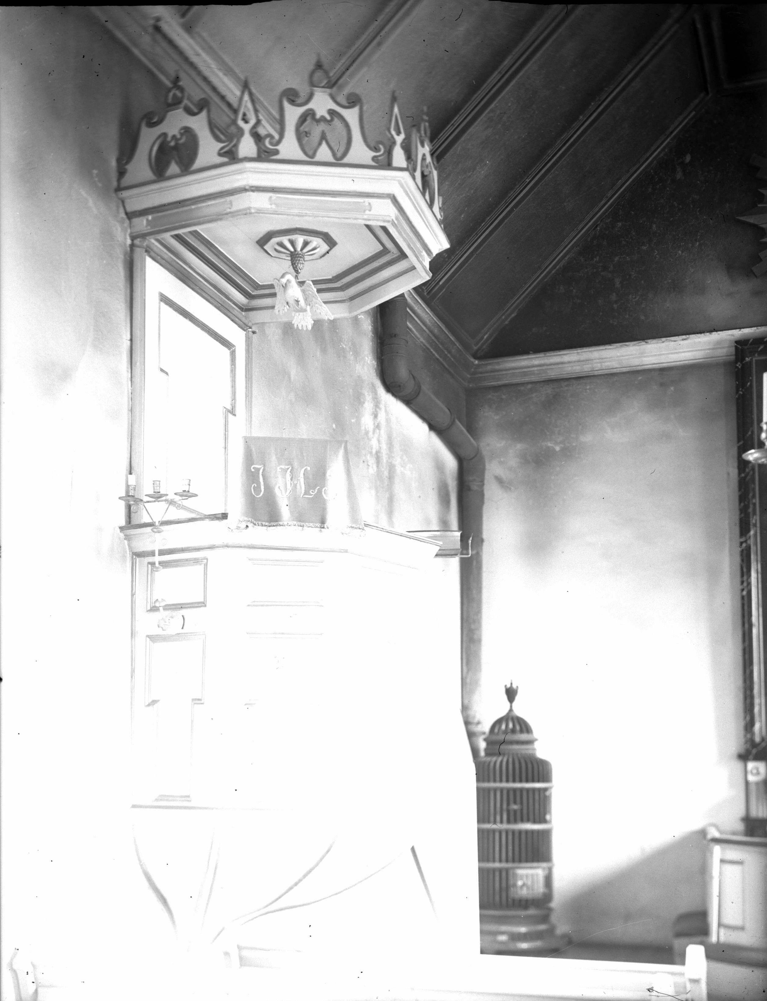 Olle Hellström, Täby kyrka