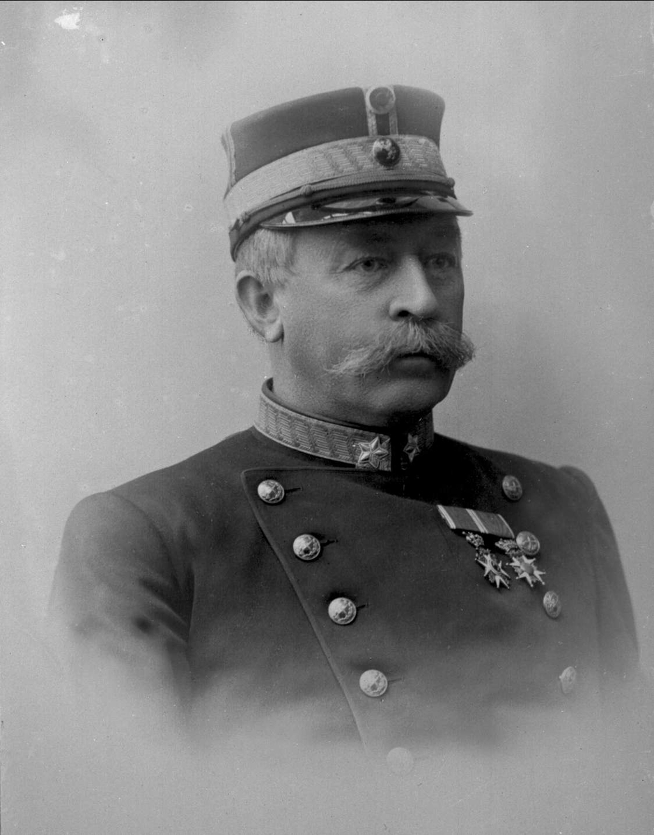 Gustav Borgen, Portrett, Henrik Steffens Hagerup i uniform som general.