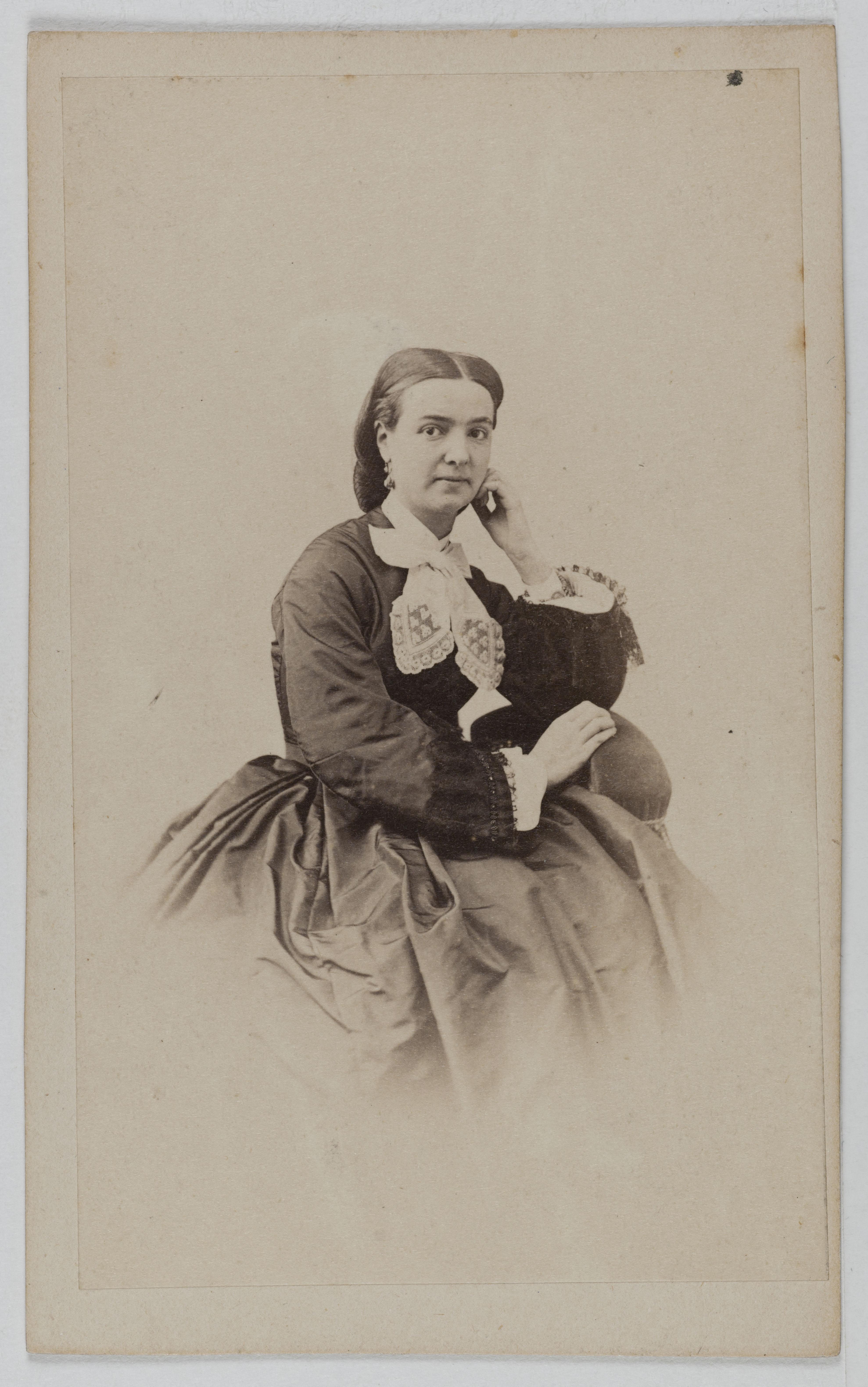 Anonyme, Portrait de Léontine, (actrice)
