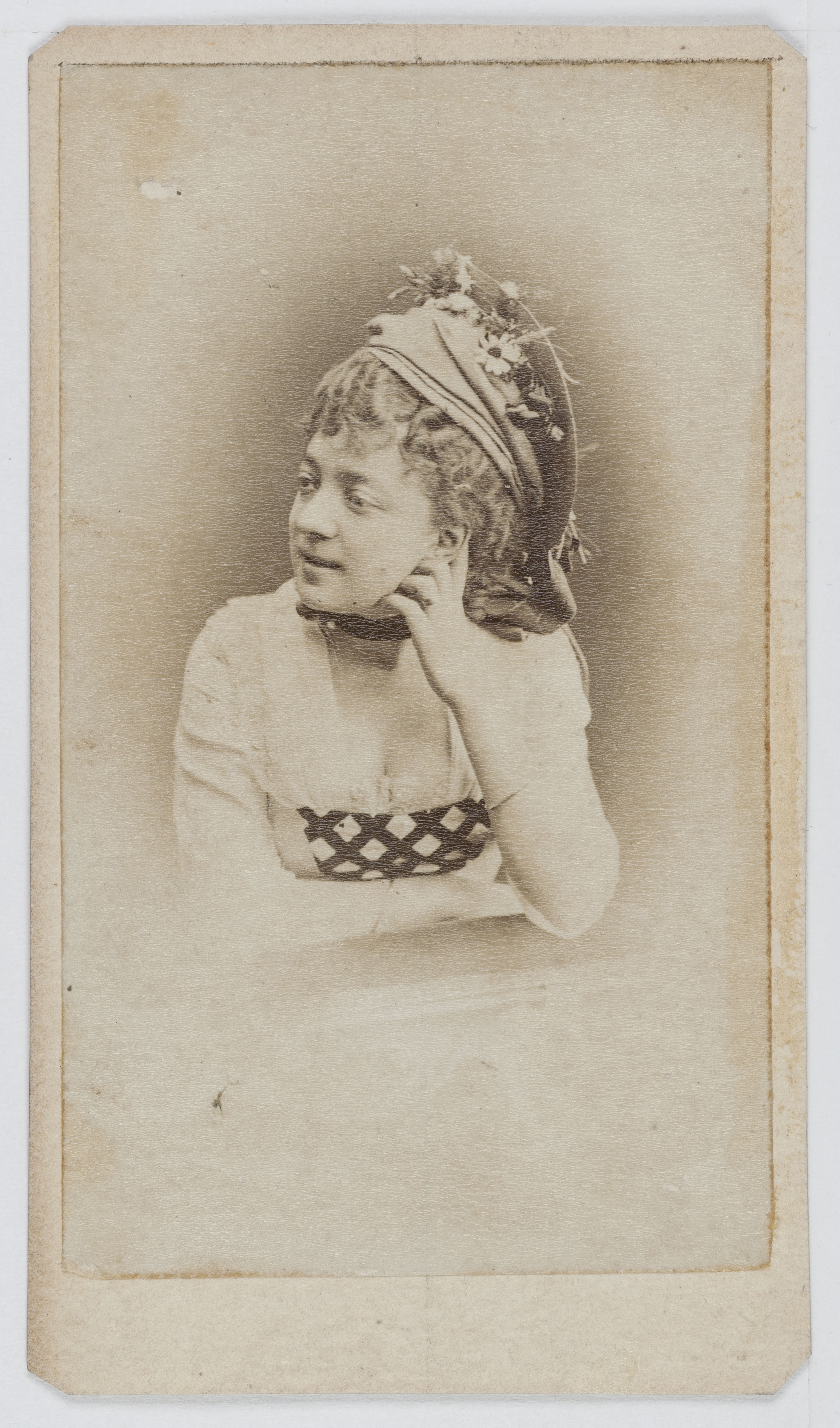 Anonyme, Portrait de Mademoiselle Goret, dite Mademoiselle Silly, sœur de Delval et actrice au Théâtre des Variétés en 1869 et au Théâtre de la Porte Saint Martin.