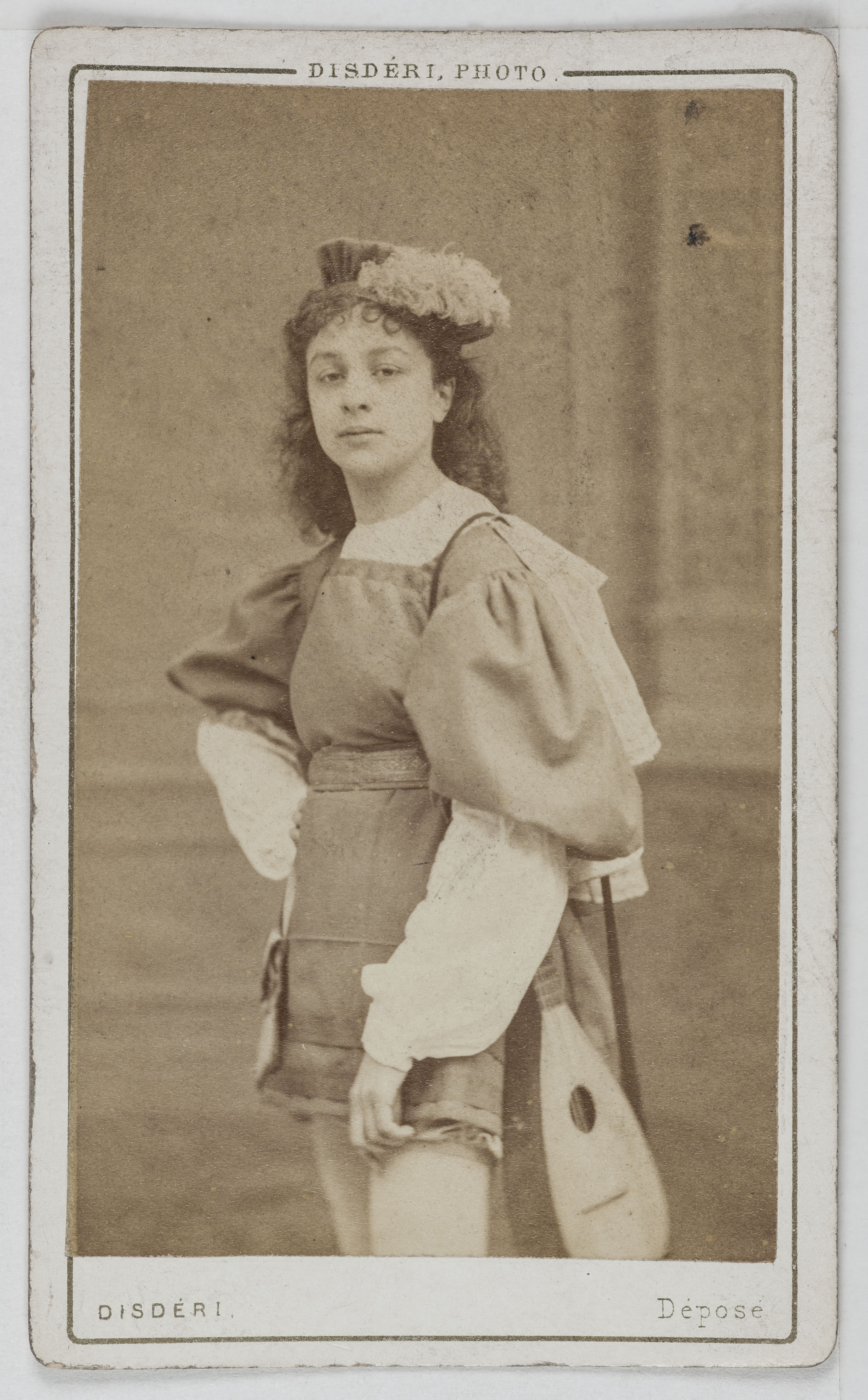 André-Adolphe-Eugène Disdéri, Portrait de Normann, actrice au Théâtre des Folies-Bergère