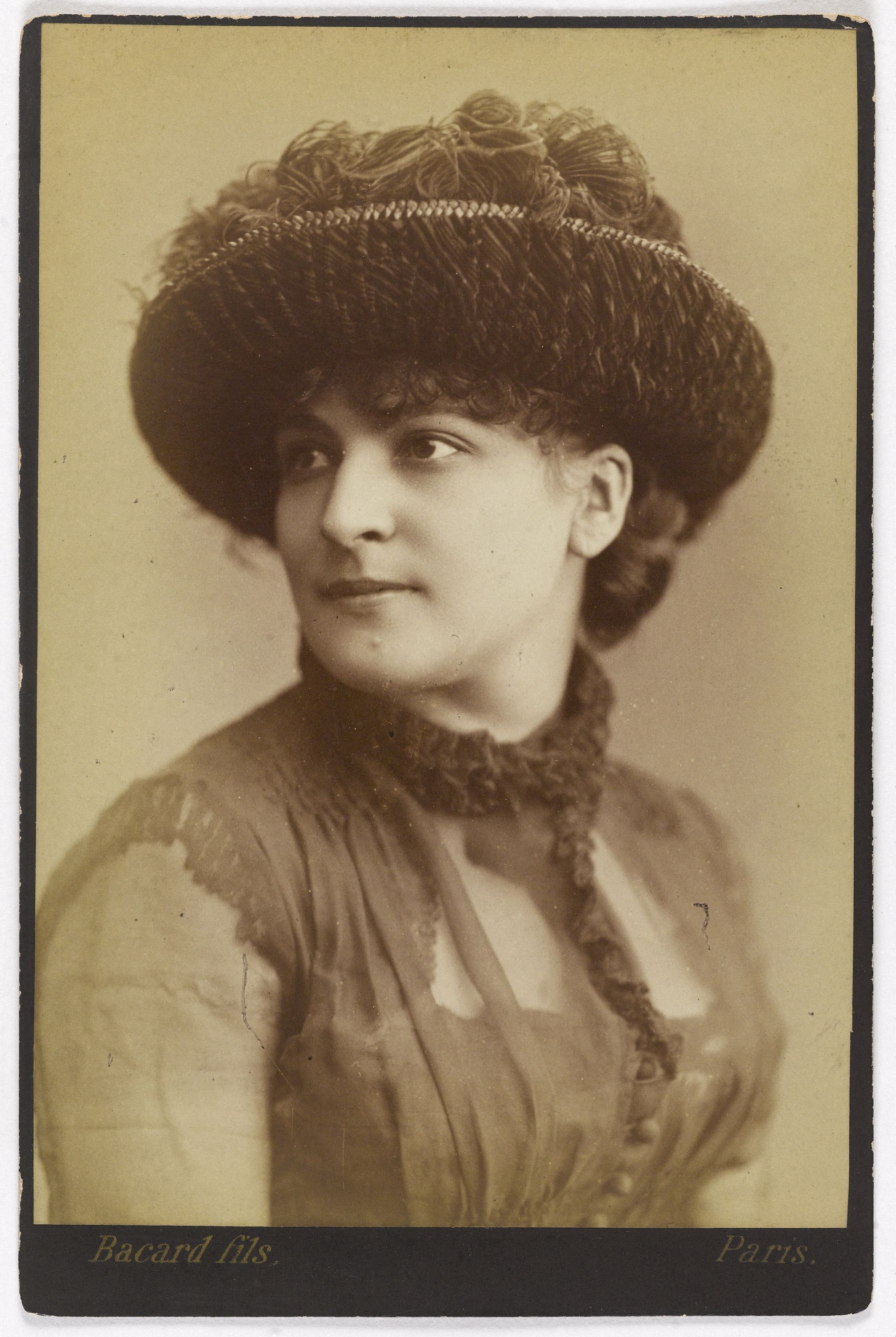 Bacard Fils, Portrait de Raphaëlle (Marie ou Sarah), actrice