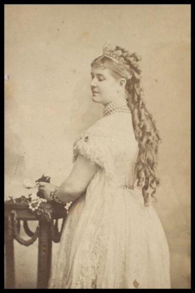 London Stereoscopic and Photographic Company, Guy Little Theatrical Photograph