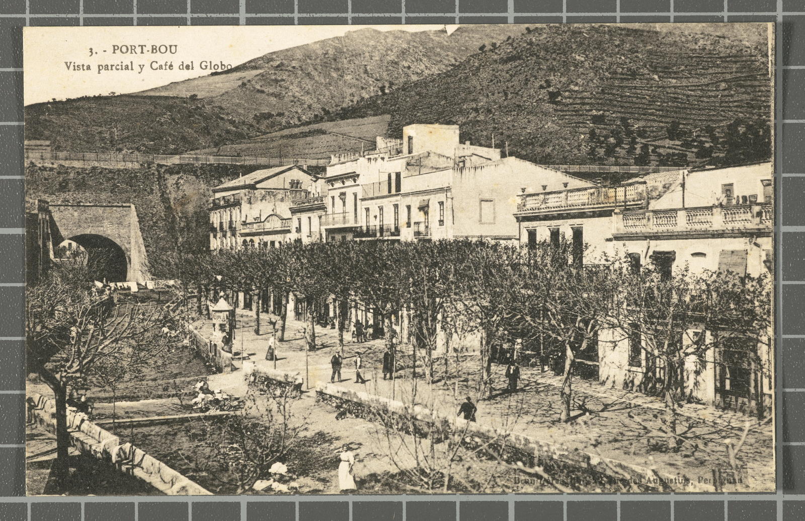 Desconegut, 3 - Port-Bou.- Vista parcial y Café del Globo
