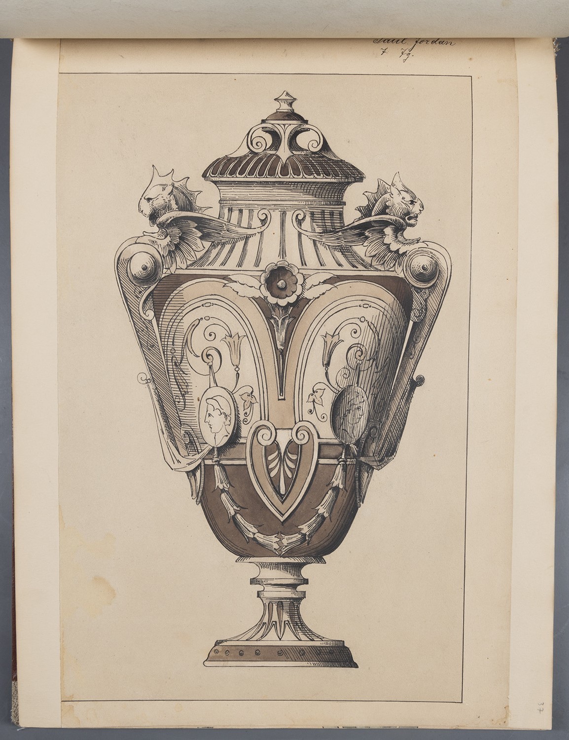 Paul Jordan, Deckelvase