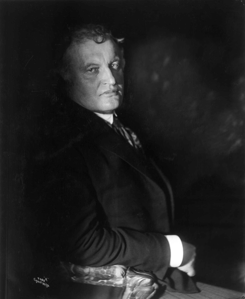 Anders Beer Wilse, Kunstneren og maleren Edvard Munch fotografert av Anders Beer Wilse i 1921.