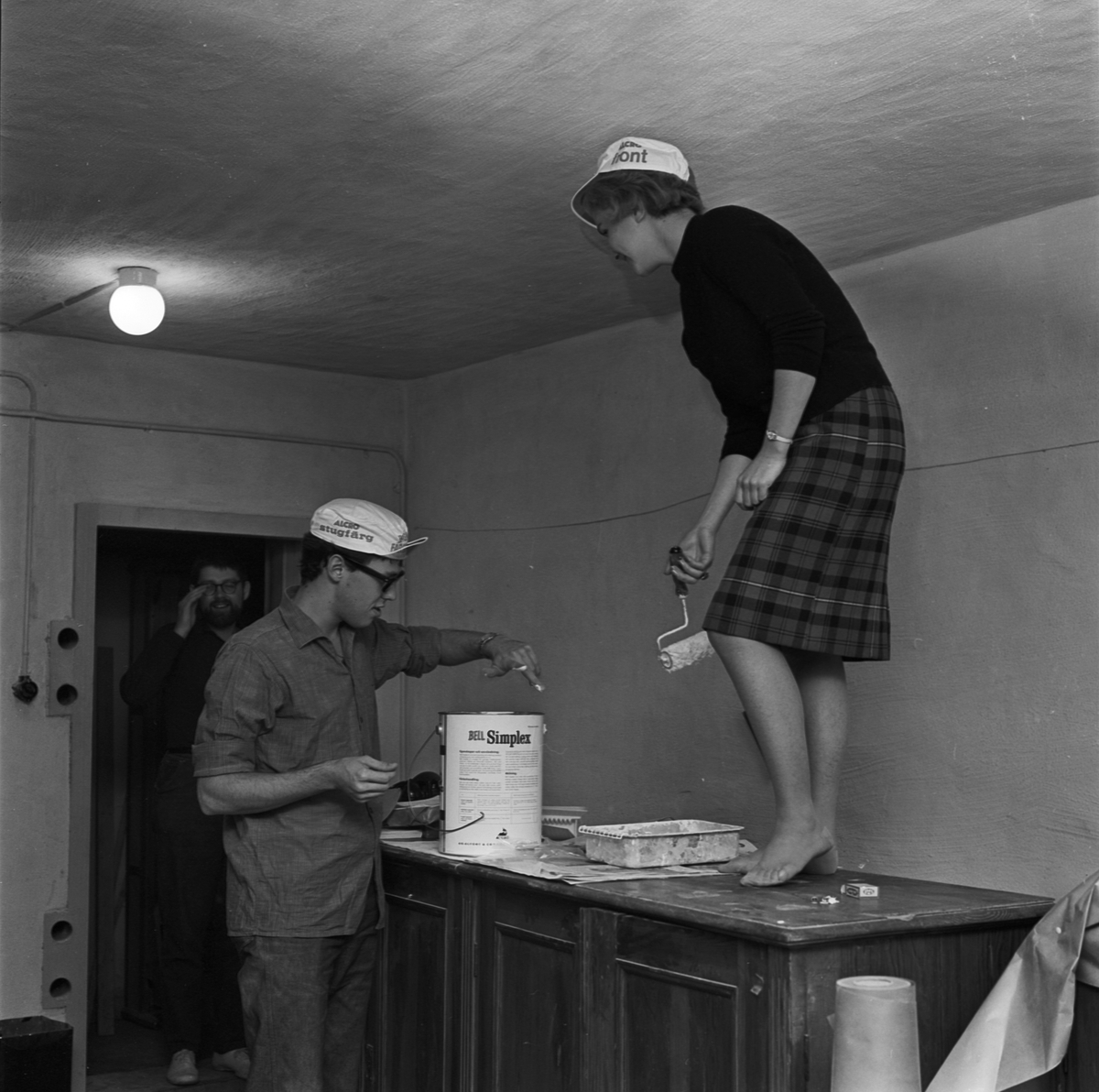 Uppsala-Bild, Uppsala Studenters Filmstudio, ny färg i studion, september 1963
