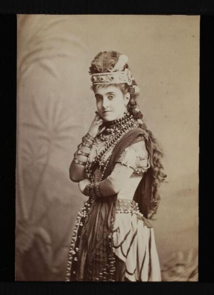 London Stereoscopic and Photographic Company, Guy Little Theatrical Photograph