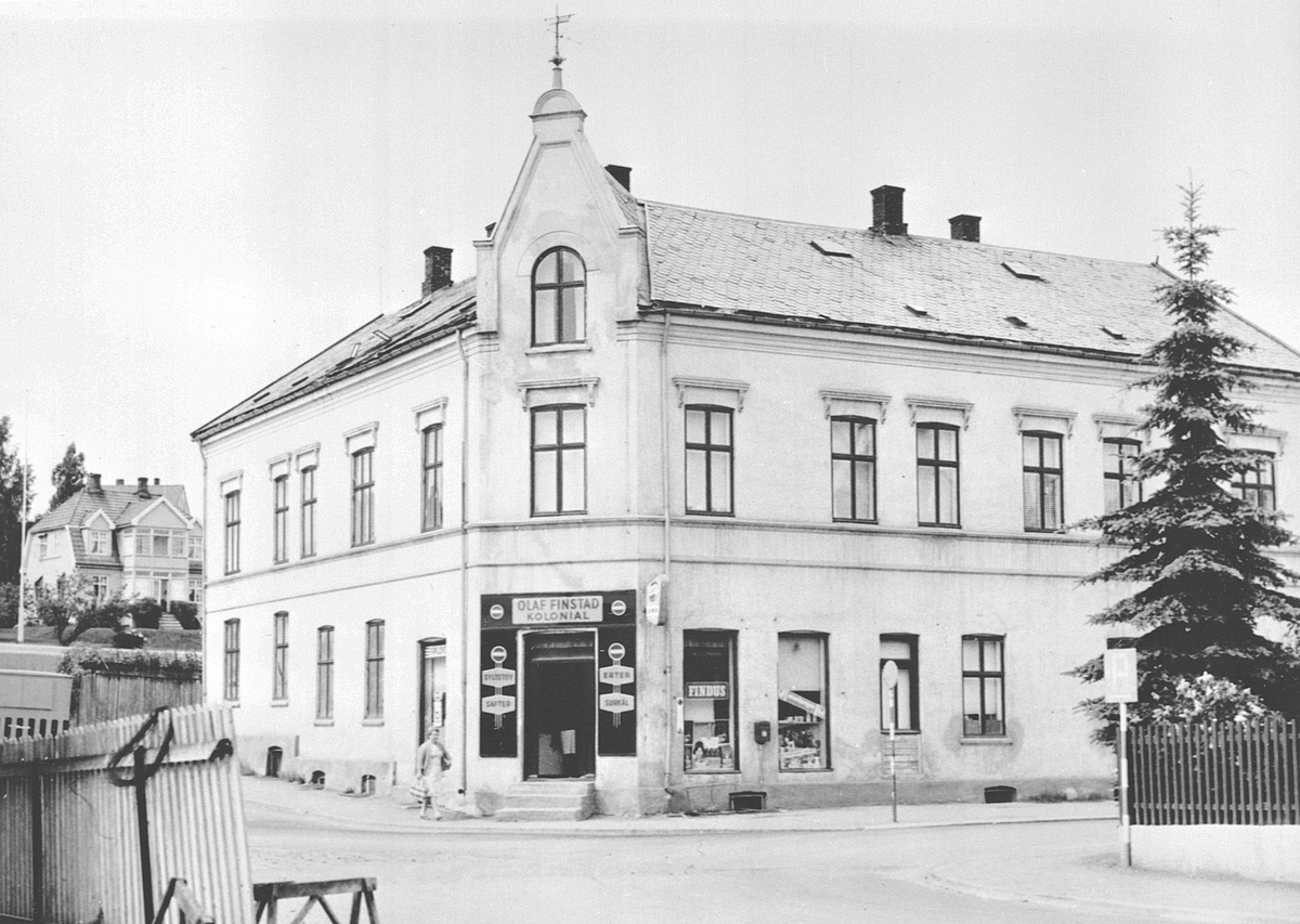 Anno Domkirkeodden, EKSTERIØR VANGSVEGEN 62, OLAF FINSTAD KOLONIALBUTIKK
