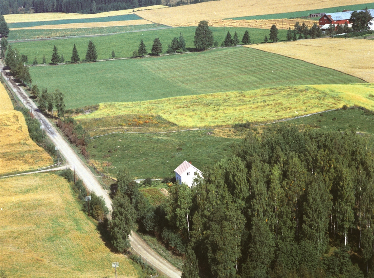 Widerøes Flyveselskap A/S, Flyfoto, bolig, Stavsjøvegen 616, Gaupen, Ringsaker.