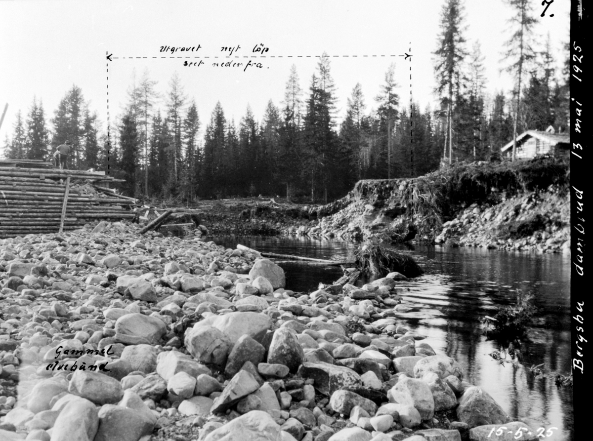 Anno Domkirkeodden, Bergsbu dambrudd, gammel elvebunn, utgravet nytt løp.