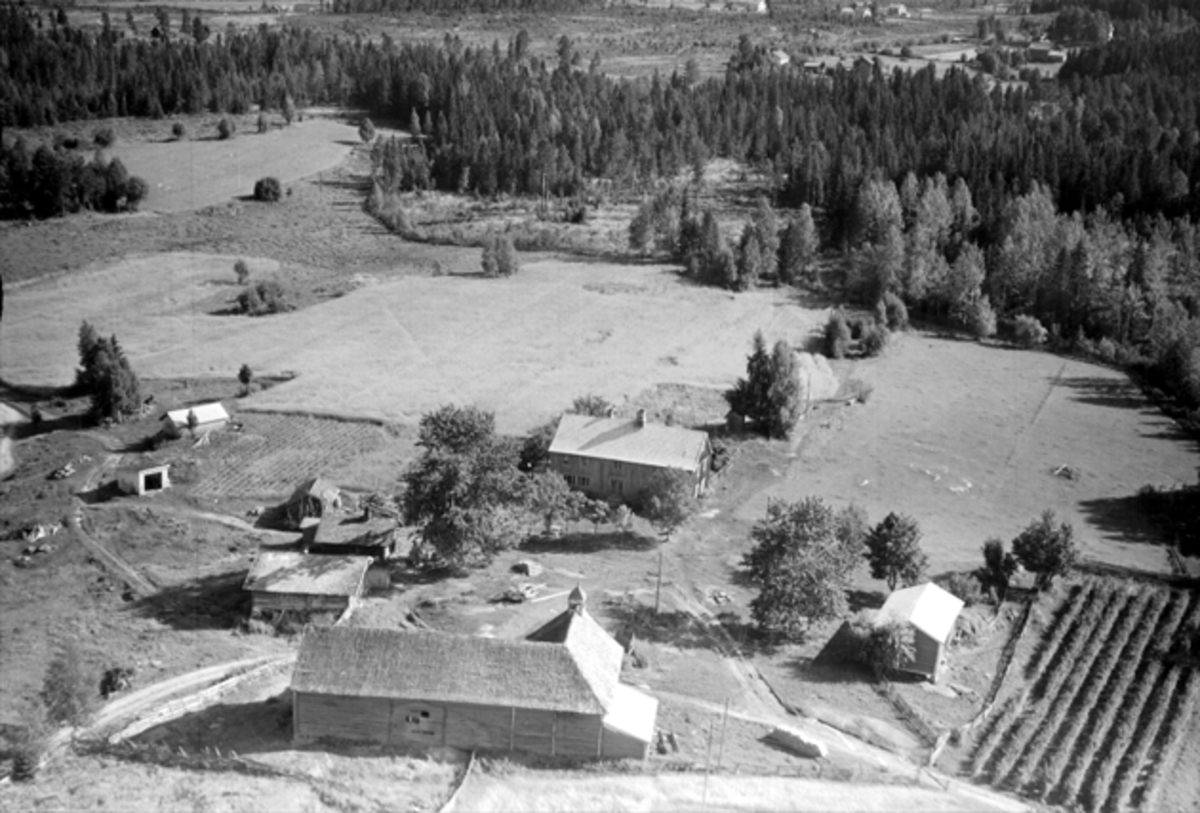 Widerøes Flyveselskap A/S, FLYFOTO ÅSEN ØVRE GARD, ÅSVANG