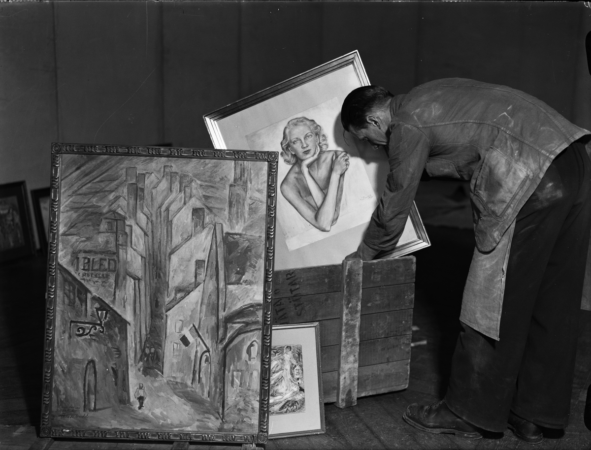 Paul Sandberg, City commandments unpack paintings by artist Nils Dardel to a retrospective exhibition in Gothenburg’s high time hall, Queen Street 7