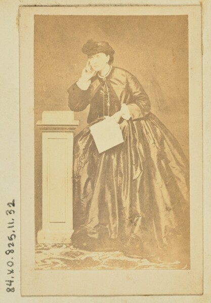 Unknown, [Portrait of a woman]