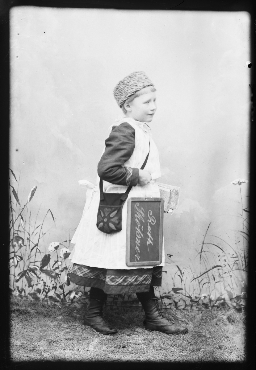 Skötsner-Edhlund, Ateljéporträtt - Ruth Skötsner, Östhammar, Uppland