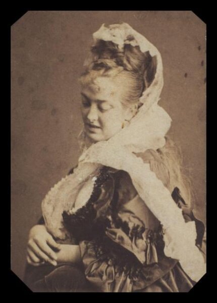 London Stereoscopic and Photographic Company, Guy Little Theatrical Photograph