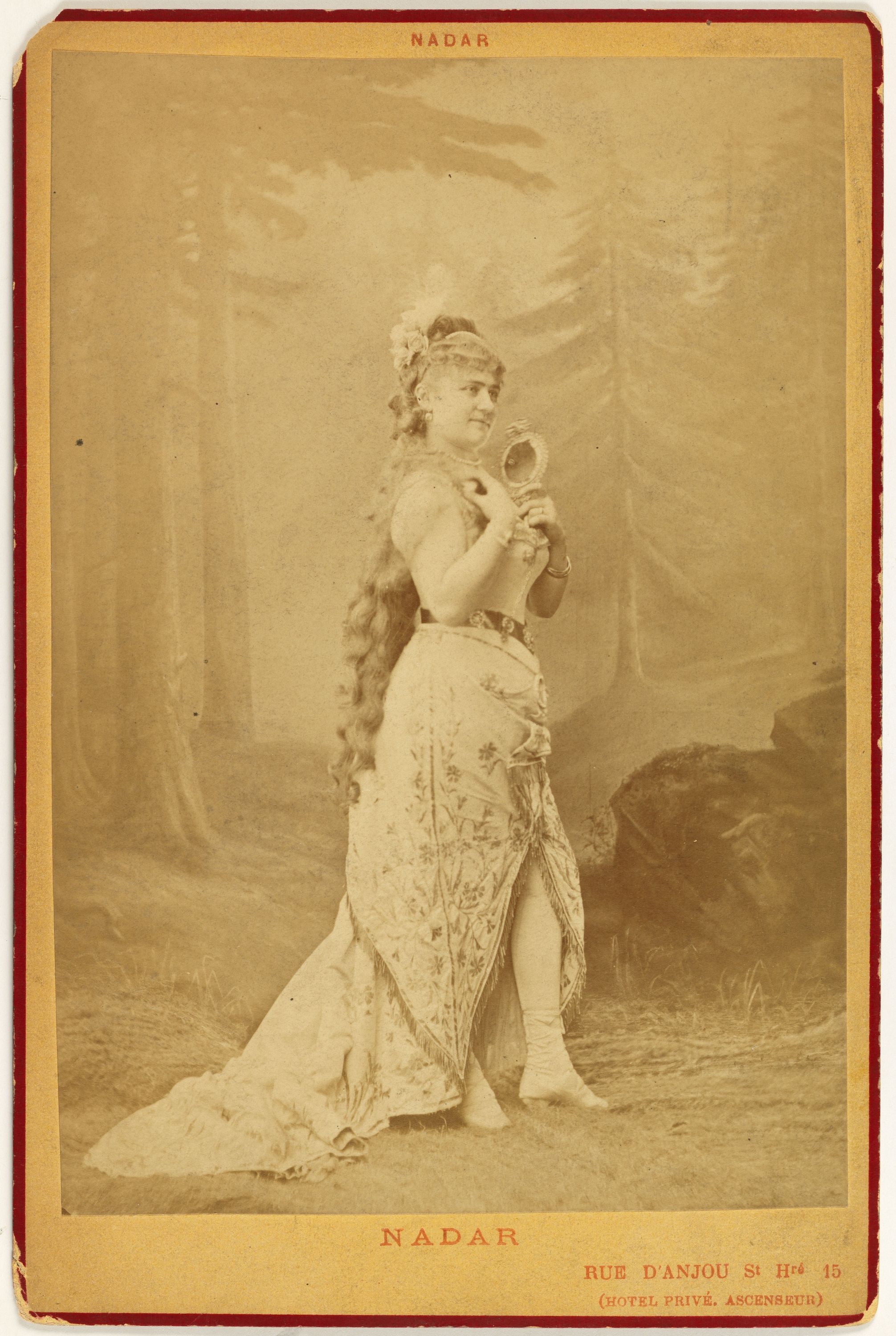 Atelier Nadar, Portrait d'Angèle, épouse Albert Lambert, actrice