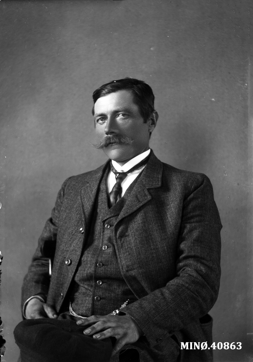Oscar Holte, Portrett av mann - O.A. Hansen