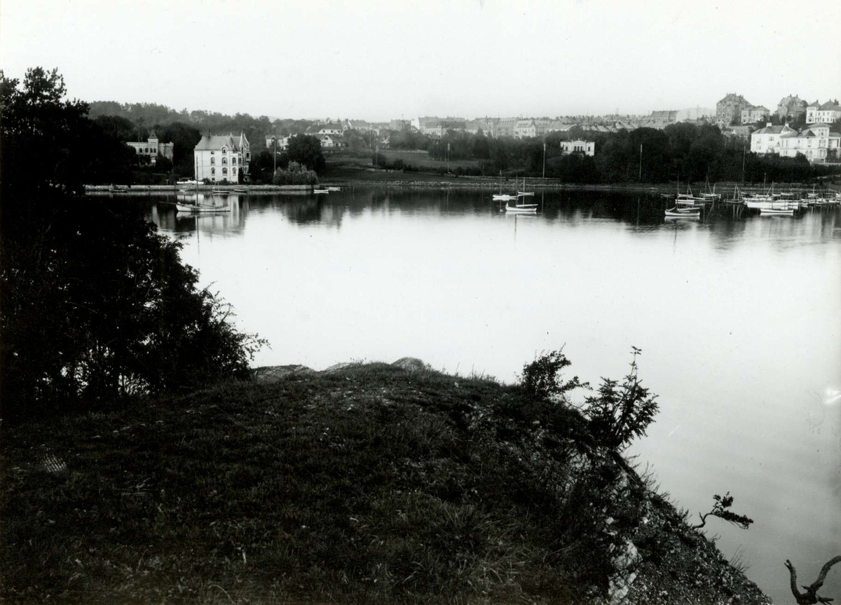 Hermann Christian Neupert, Frognerkilen, Oslo 1908. Oversiktsbilde. Fotografert fra Bygdøy mot Skarpsno.