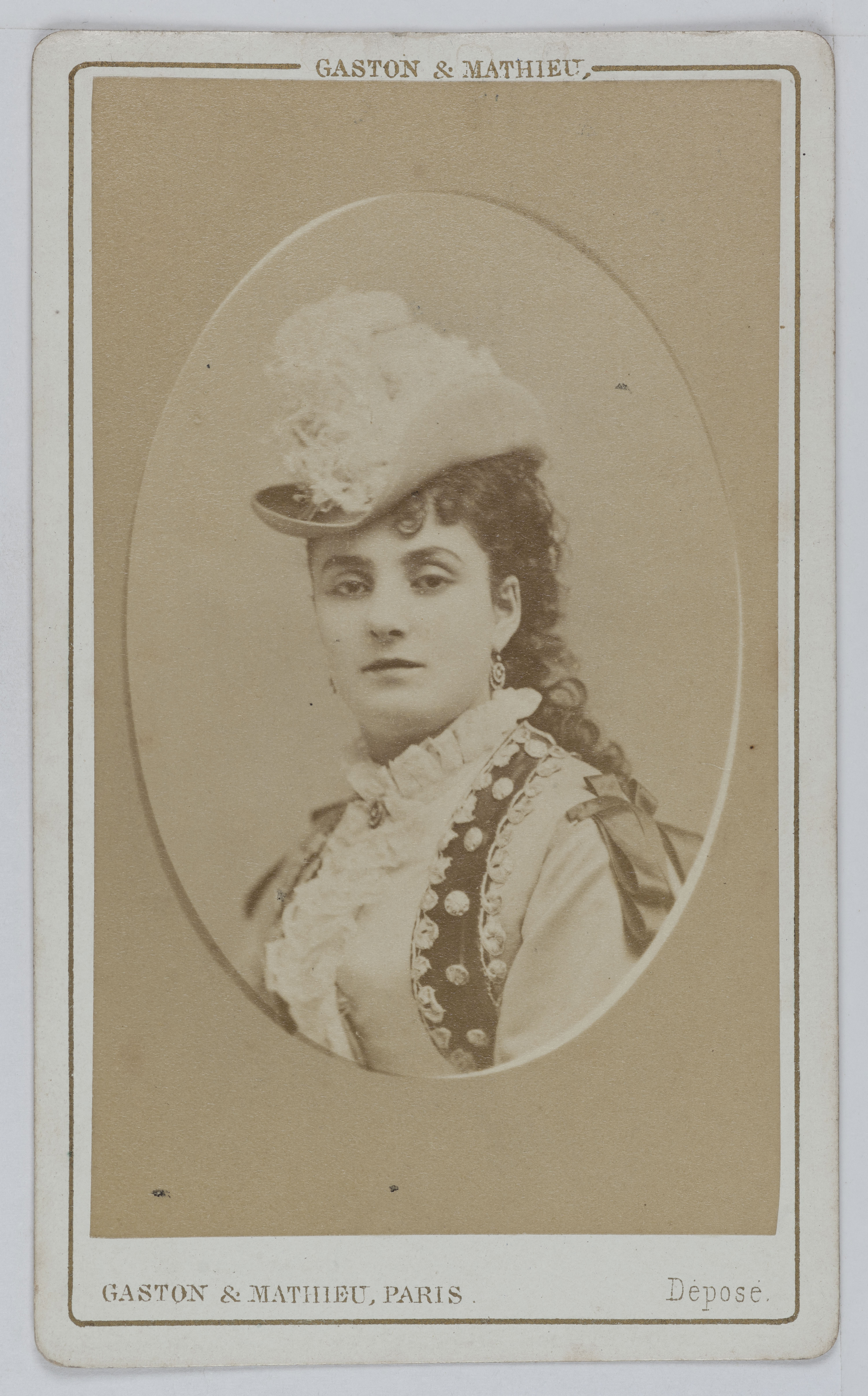 Mathieu & Cie Gaston, Portrait d'Augustine-Alexandrine Toulet (1849-1931), dite Alice Regnault, actrice de théâtre entre 1869 et 1880.