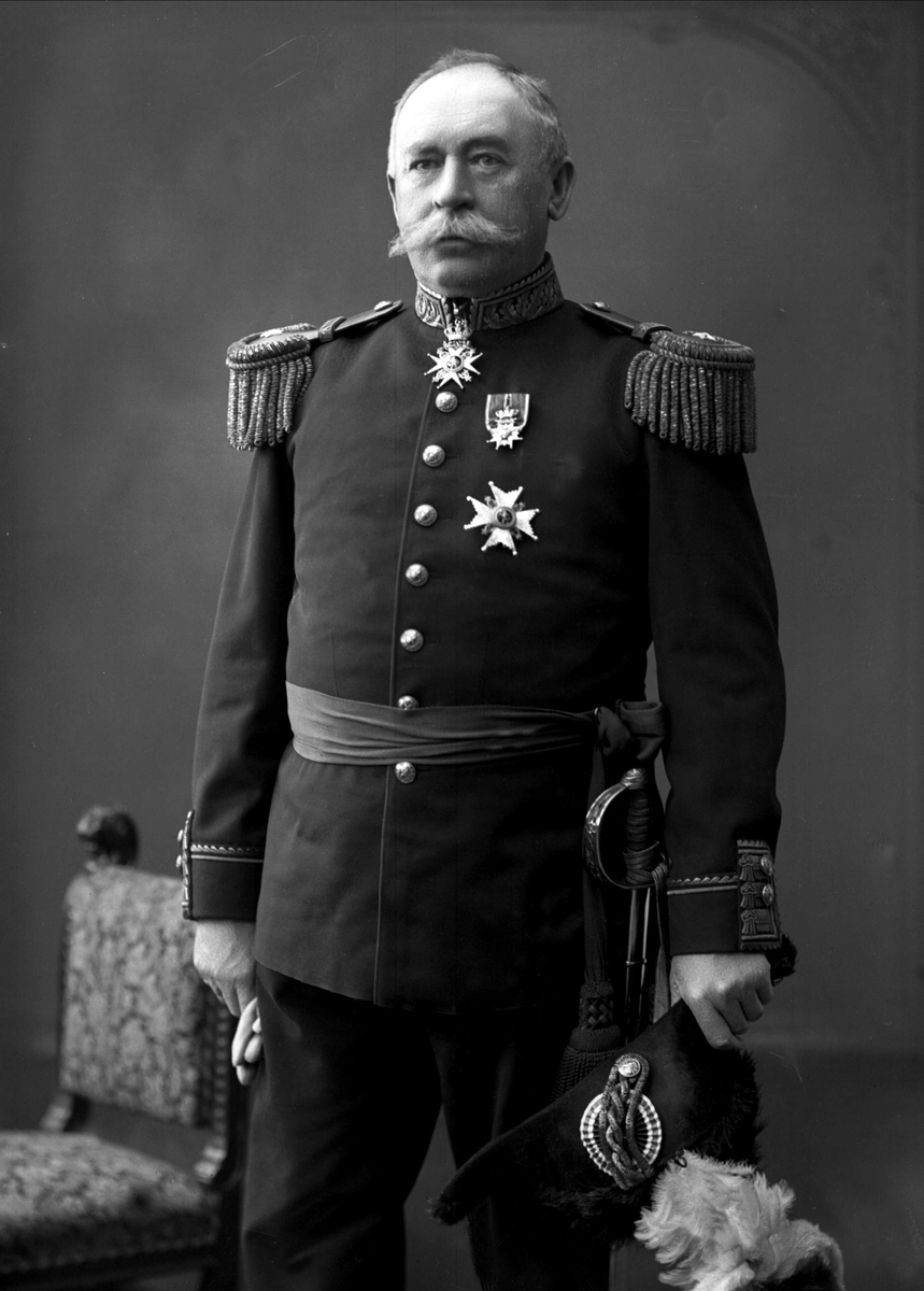 Gustav Borgen, Portrett, Henrik Steffens Hagerup i uniform som general.
