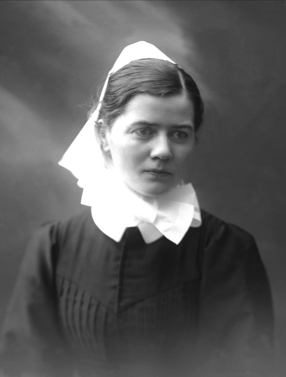 Gustav Borgen, Portrett, sykepleier. Søster Dorthea Brudvik.