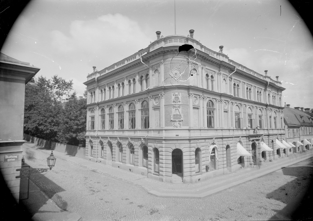 Henri Osti's Fotografiateliér, Gothenburg Student Nation, Garden Street - Queen Street, Uppsala, likely 1890s