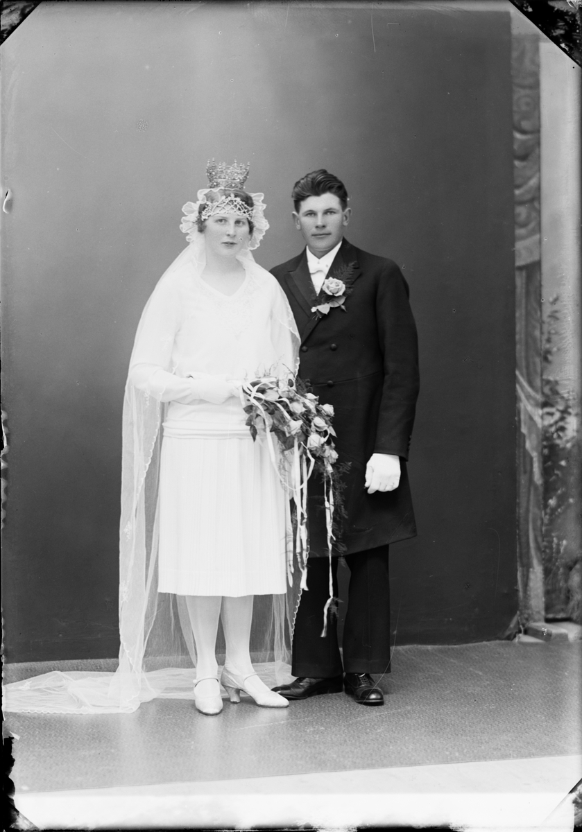 Skötsner-Edhlund, Brudpar - Andrea Lundén och Axel Eriksson från Börstil socken, Uppland