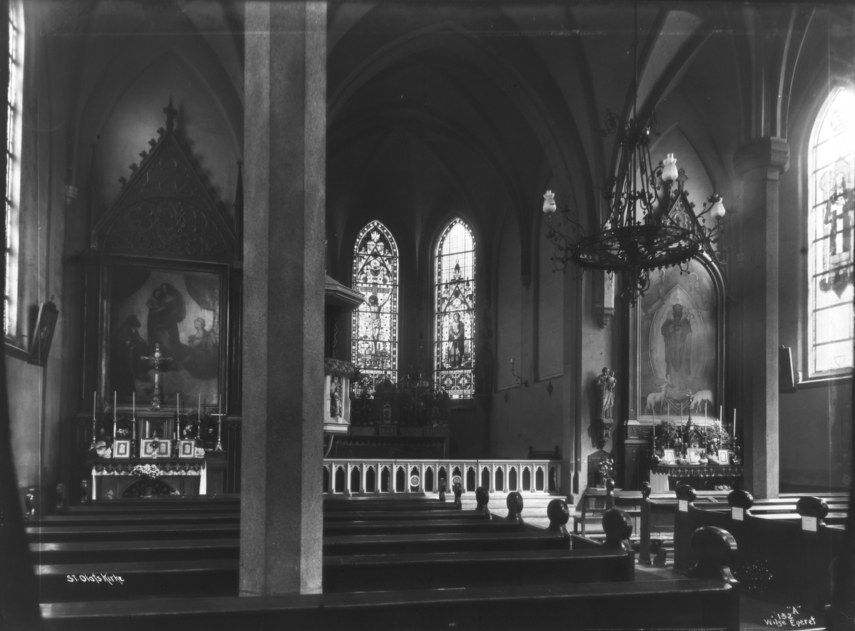 Anders Beer Wilse, Prot: Interiør St. Olavs Kirke med koret April 24de