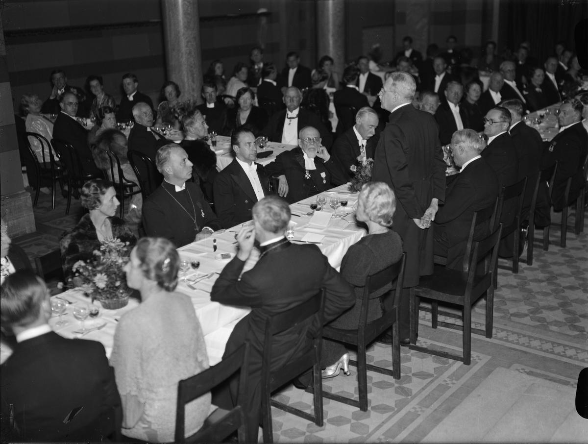 Paul Sandberg, Promotor, professor Knut B Westman talar under promotionsmiddagen i Universitetshusets förhall