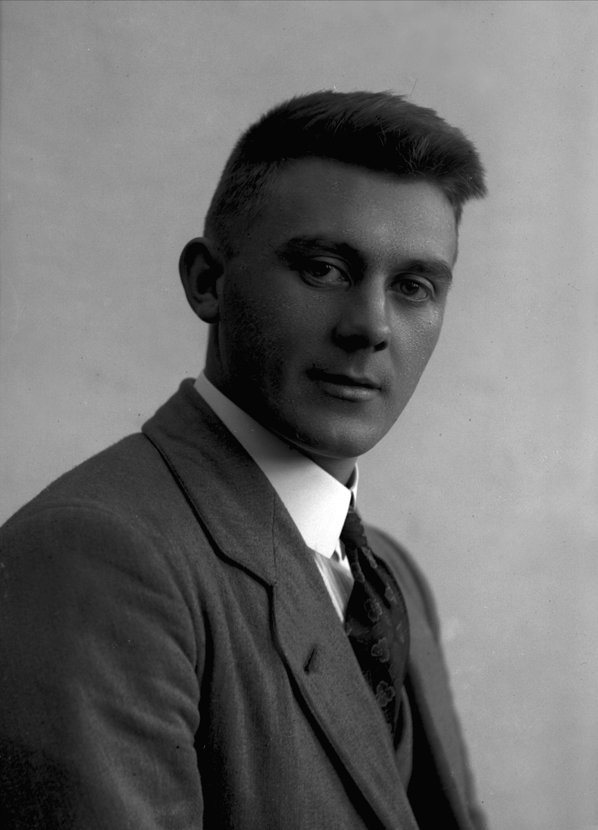 Gustav Borgen, NFB.00979