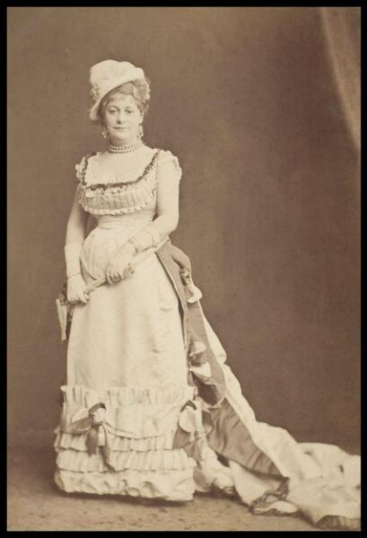 London Stereoscopic and Photographic Company, Guy Little Theatrical Photograph