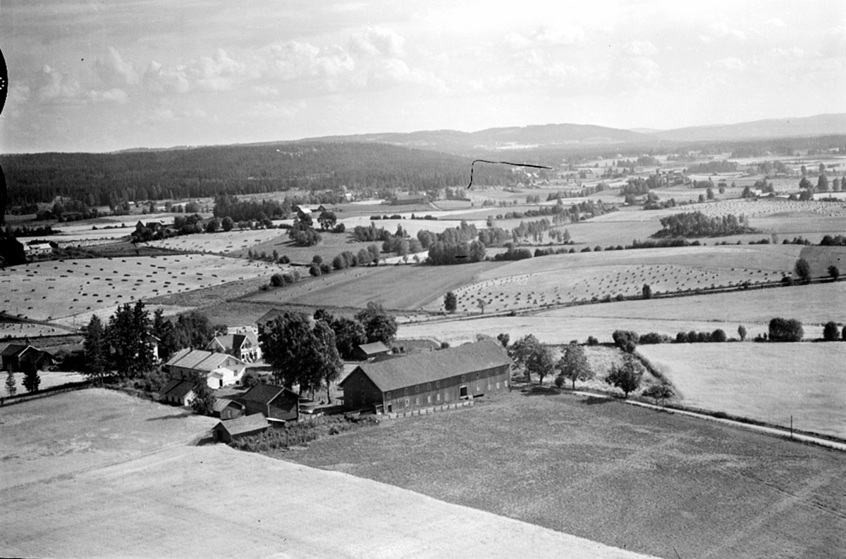 Widerøes Flyveselskap A/S, FLYFOTO LØKEN VESTRE 235-1, ROMEDAL