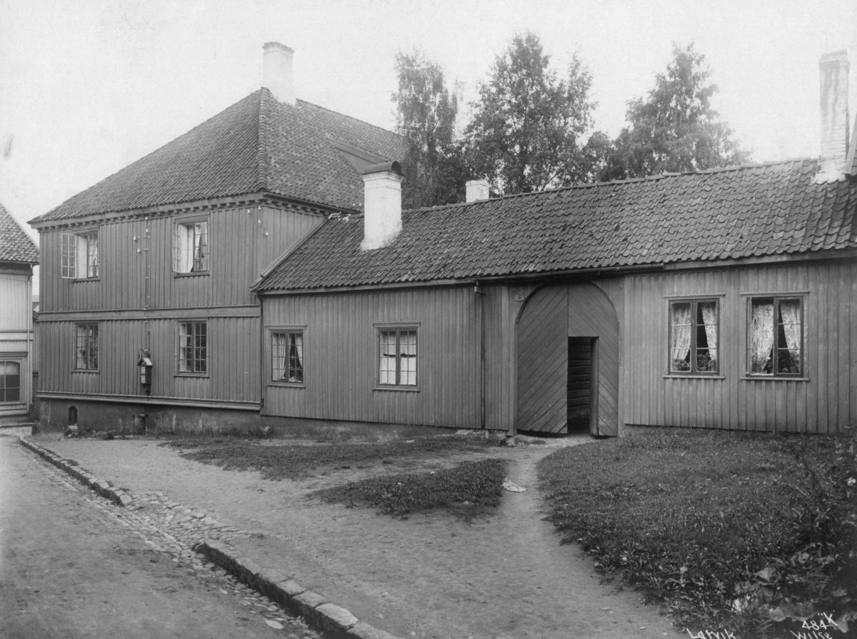 Anders Beer Wilse, Larvik 2.