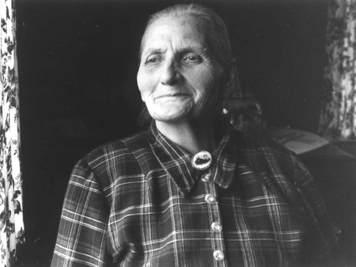 Anna Grostøl, Portrett av en kvinne. Rostadal, Målselv, Troms 1940-årene.