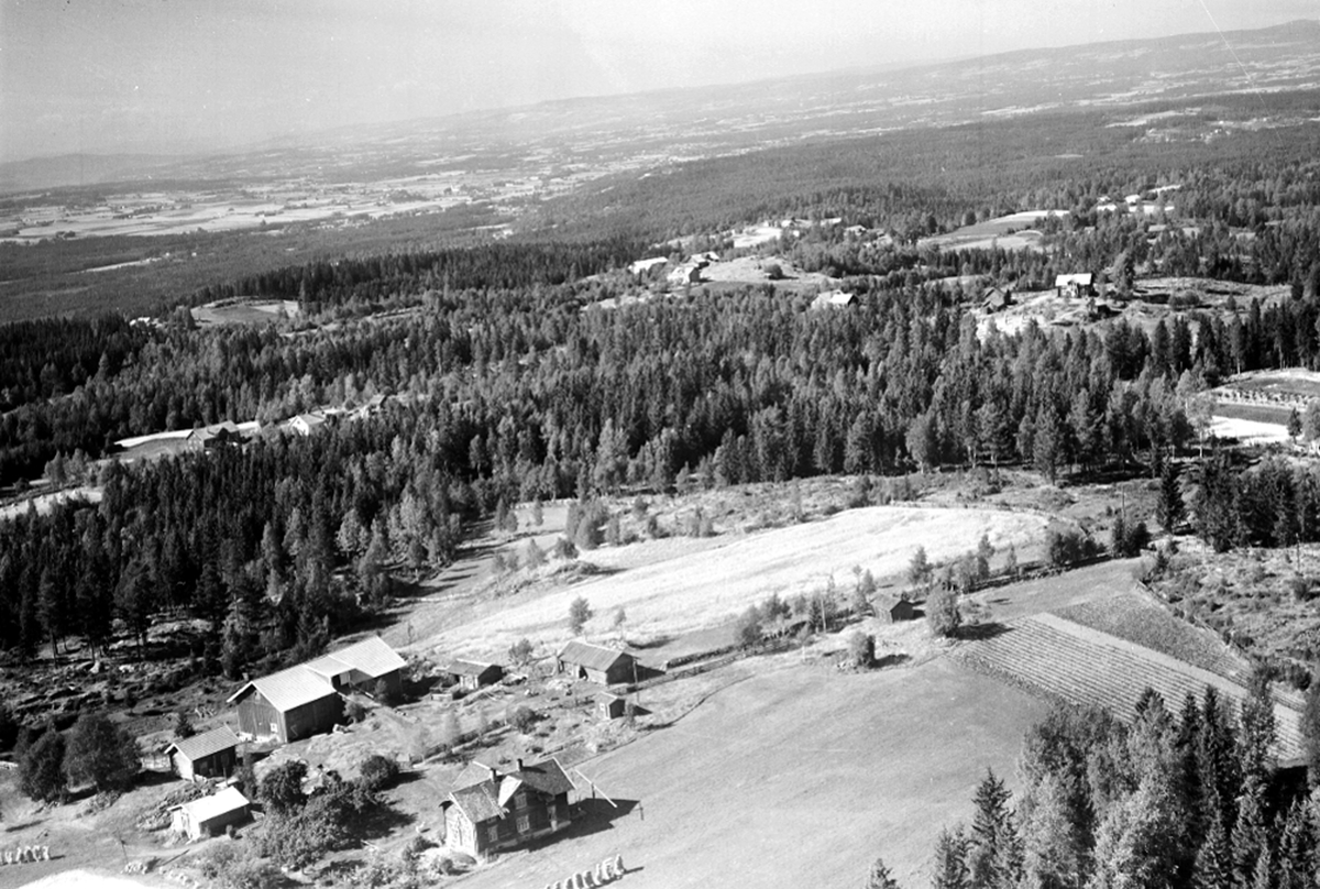 Widerøes Flyveselskap A/S, FLYFOTO LUNDEN 370-1, ÅSBYGDA