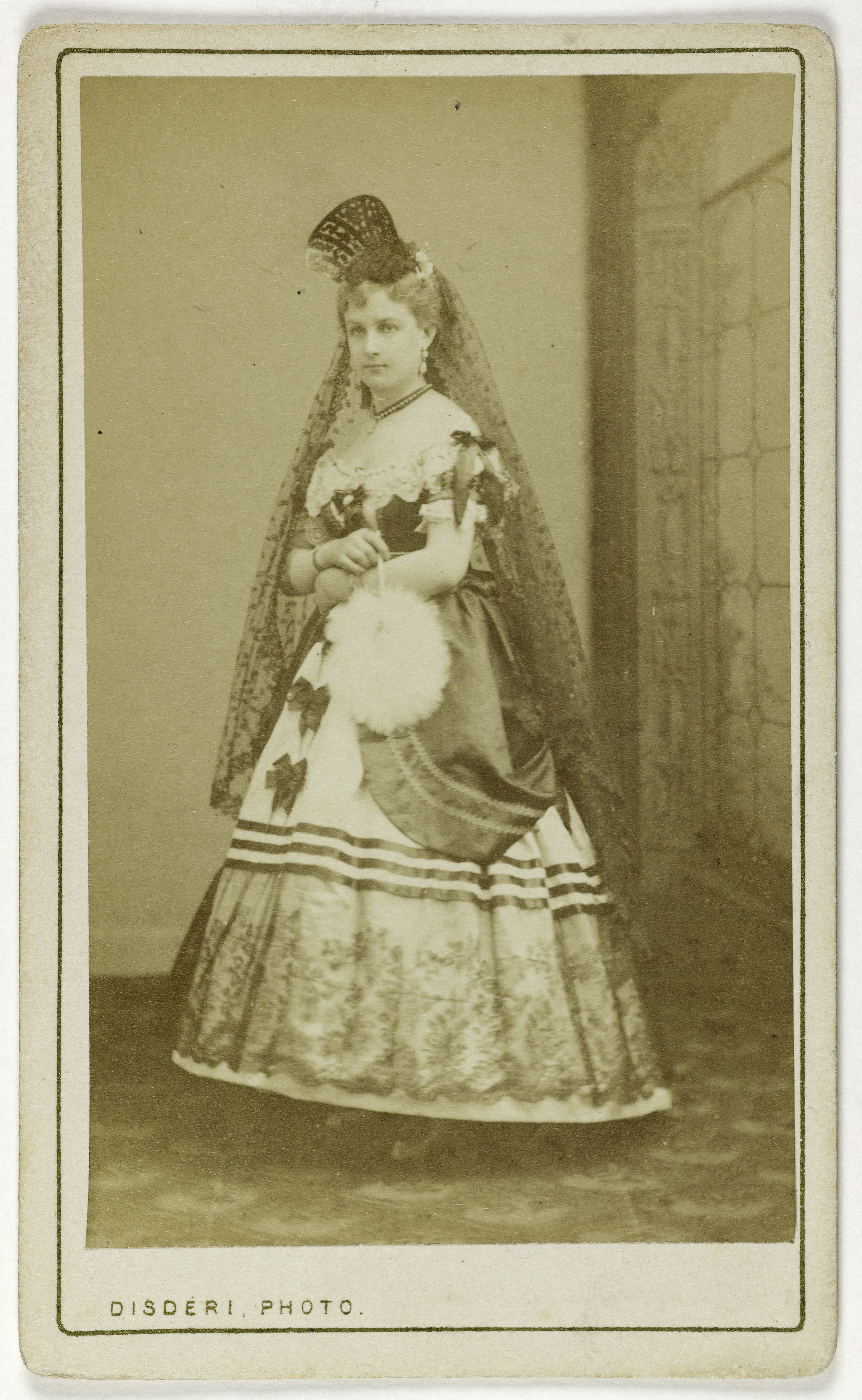 André-Adolphe-Eugène Disdéri, Portrait de Latour Amélie, (Julie Lieutet, dite), (actrice)