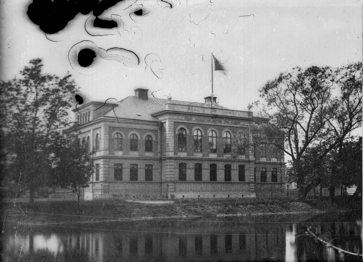 Henri Osti's Fotografiateliér, Reprofotografi - Magdeburg, Upsala högre elementarläroverk för flickor, Västra Strandgatan 11, Uppsala före 1914