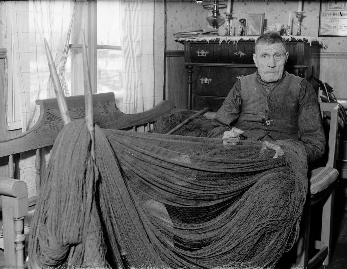 Paul Sandberg, Åldrig man lagar fiskenät, Uppland 1934