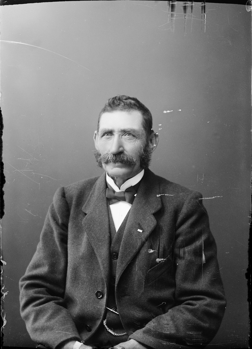 Skötsner-Edhlund, Ateljé Portrait - Man, Östhammar, Uppland