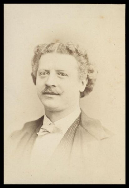 London Stereoscopic and Photographic Company, Guy Little Theatrical Photograph