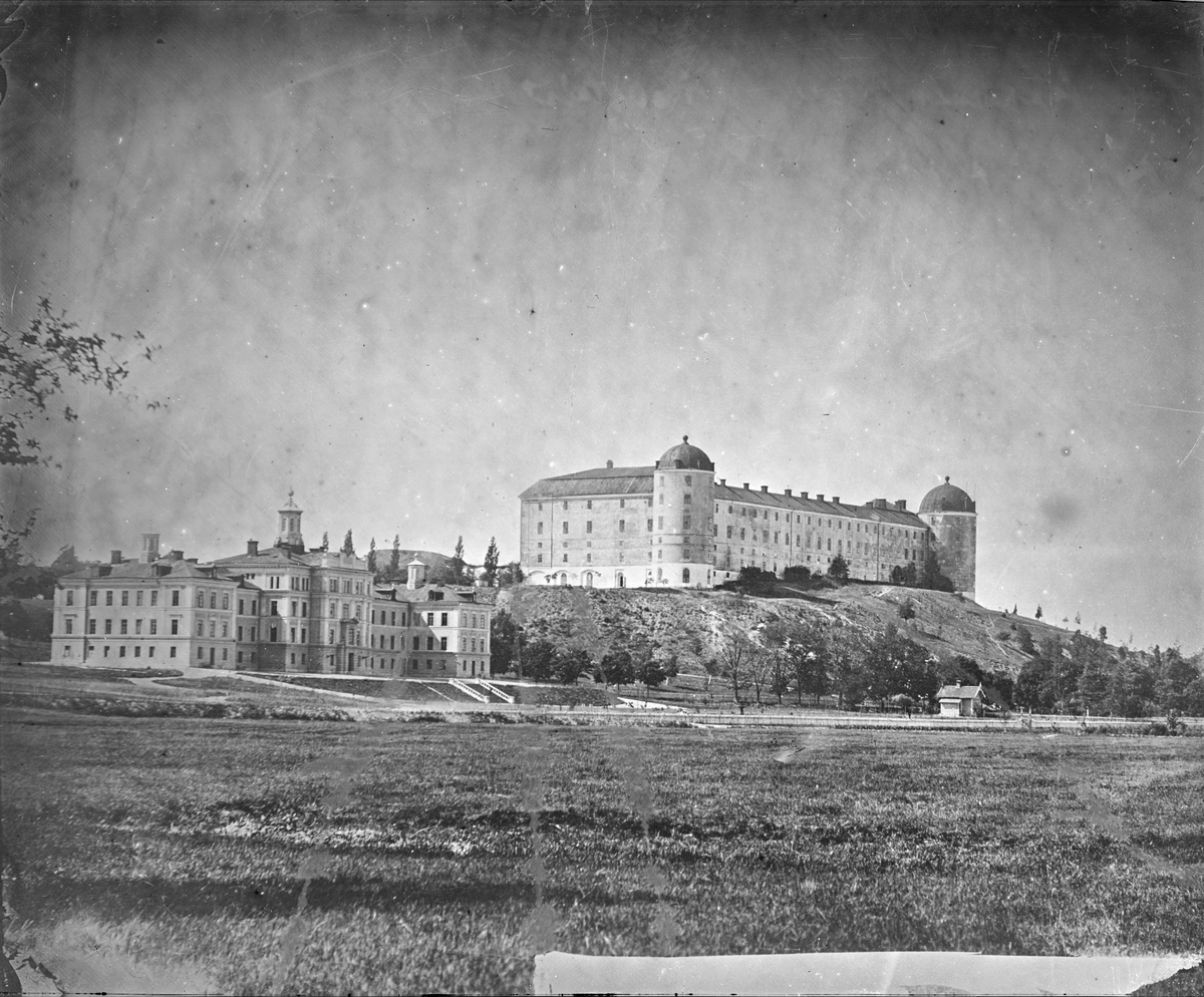 Henri Osti's Fotografiateliér, Akademiska sjukhuset och Uppsala slott, Uppsala sannolikt 1860-tal