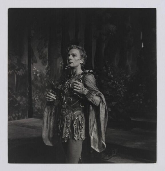 Beaton, Cecil (Sir), John Gielgud as Oberon
