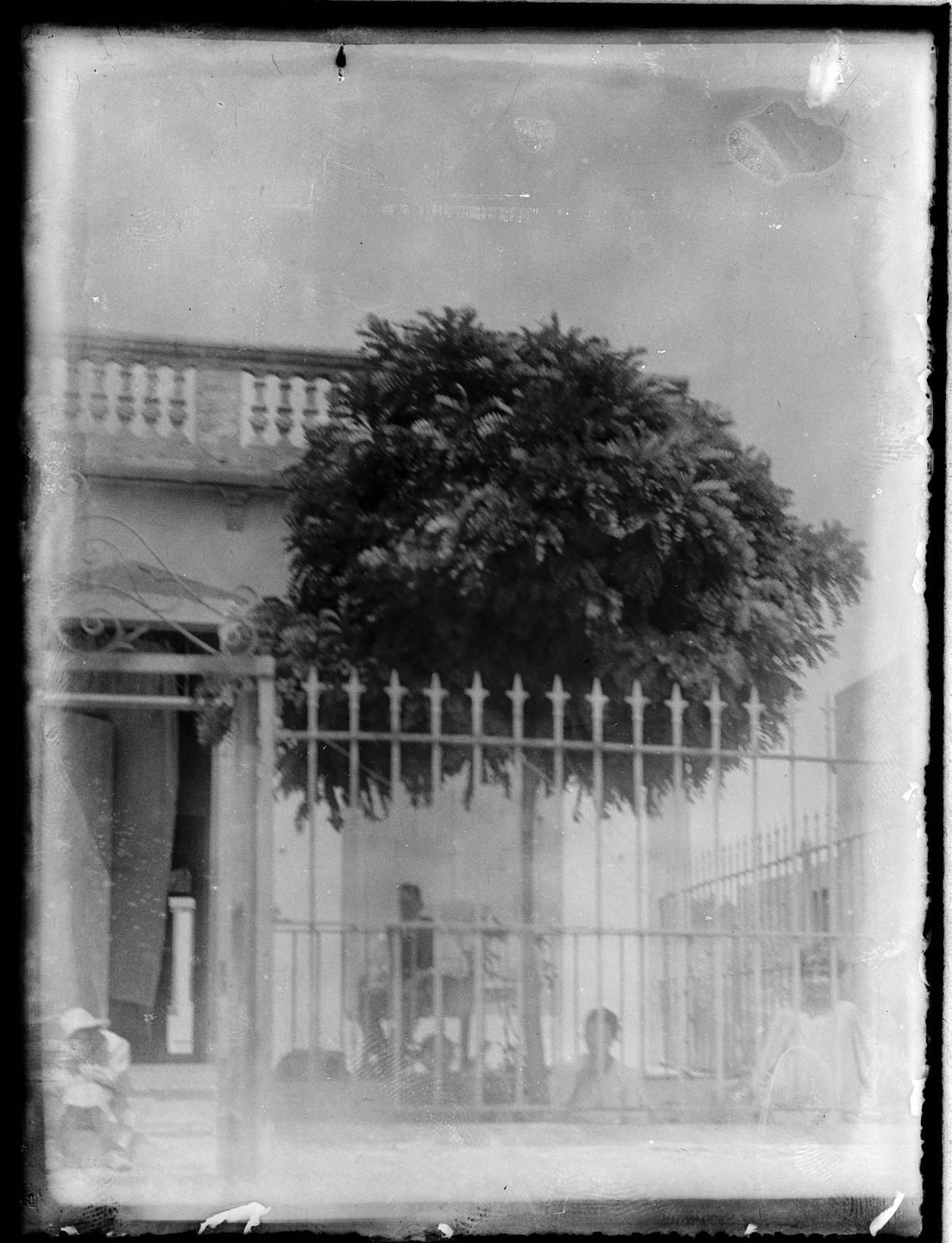 Desconegut, [Casa]