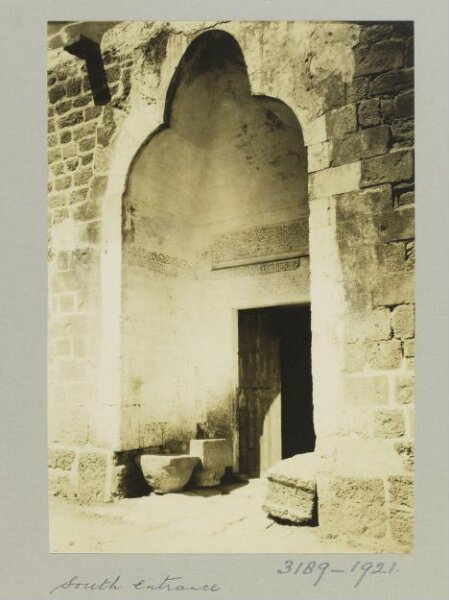 K.A.C. Creswell, The south entrance of the Great Mosque of al-Bab, Syria
