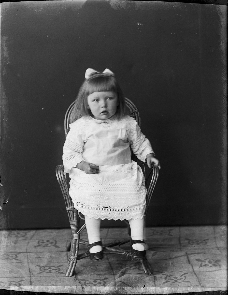 Skötsner-Edhlund, Ateljé Portrait - Children of J R Andersson from Annö, Valö socken, Uppland 1923