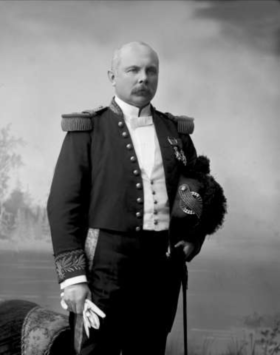 Gustav Borgen, Portrett, Peter Martin Ragnar Ottesen (1857-1927), i uniform for generalkonsul ved det felles norsk-svenske konsulatvesen. Fotografert 1904.