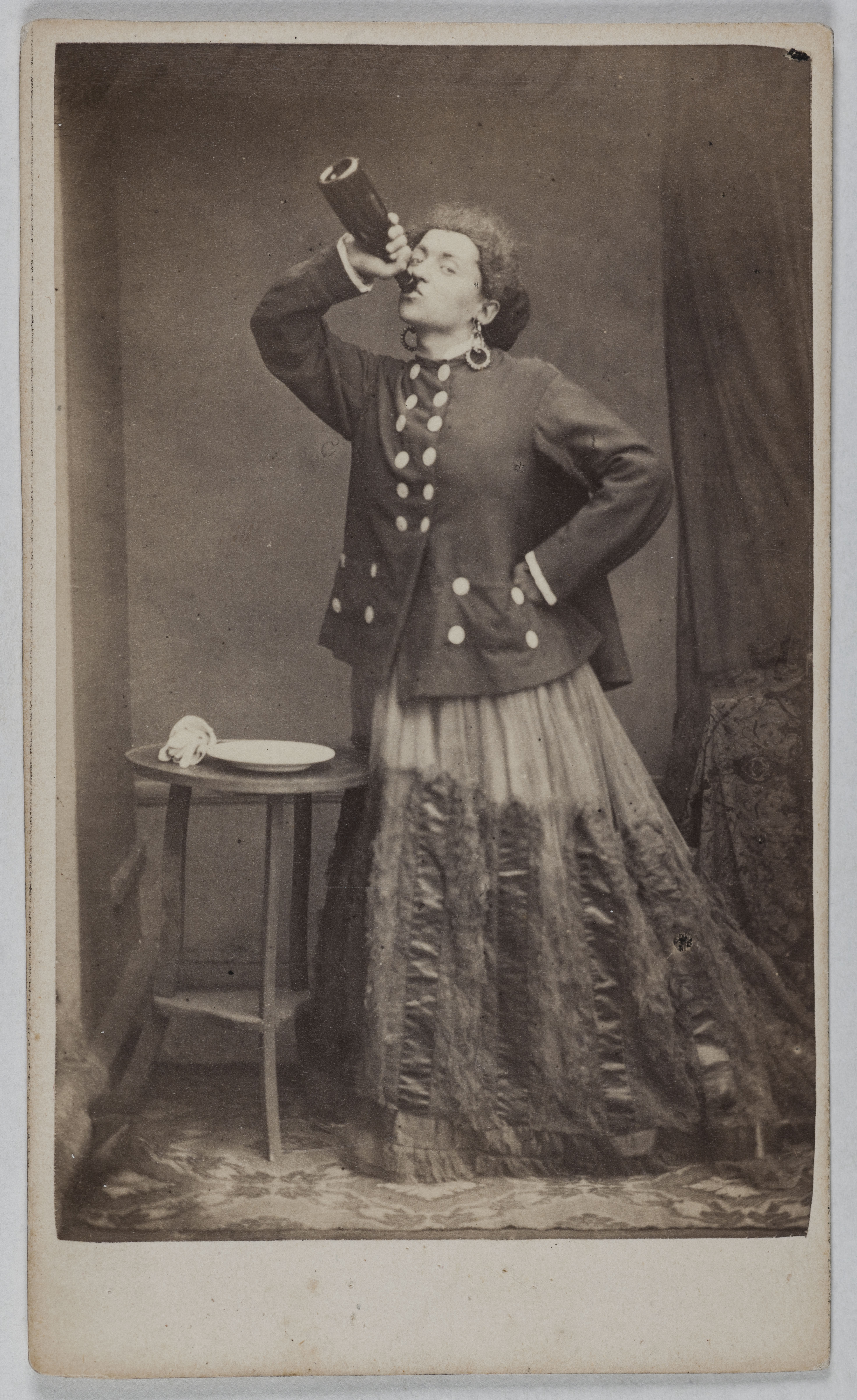 Anonyme, Portrait de Gatinais (actrice aux Folies Marigny)