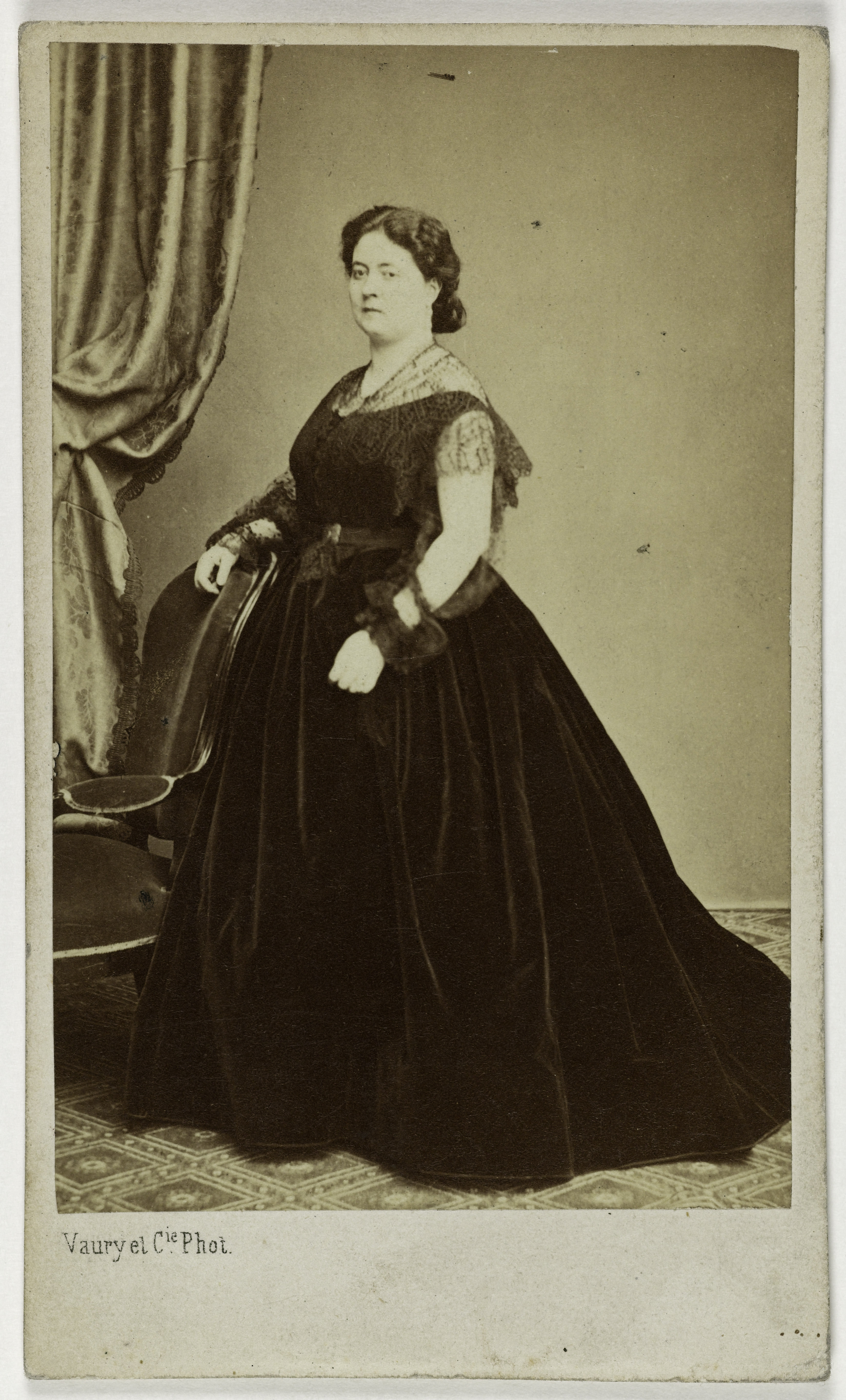 Vaury et Cie, Portrait de Gennetier Amélie, (actrice)
