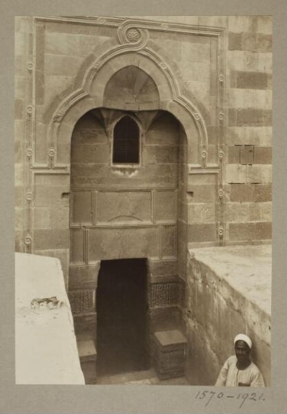 K.A.C. Creswell, Entrance of the mausoleum of Mamluk Amir Azrumuk, Cairo